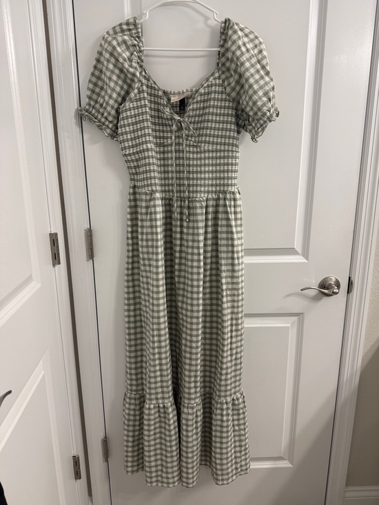 Universal Thread Dresses & Skirts - Universal Thread Gingham Puff Sleeve Maxi Dress - Sage Green
